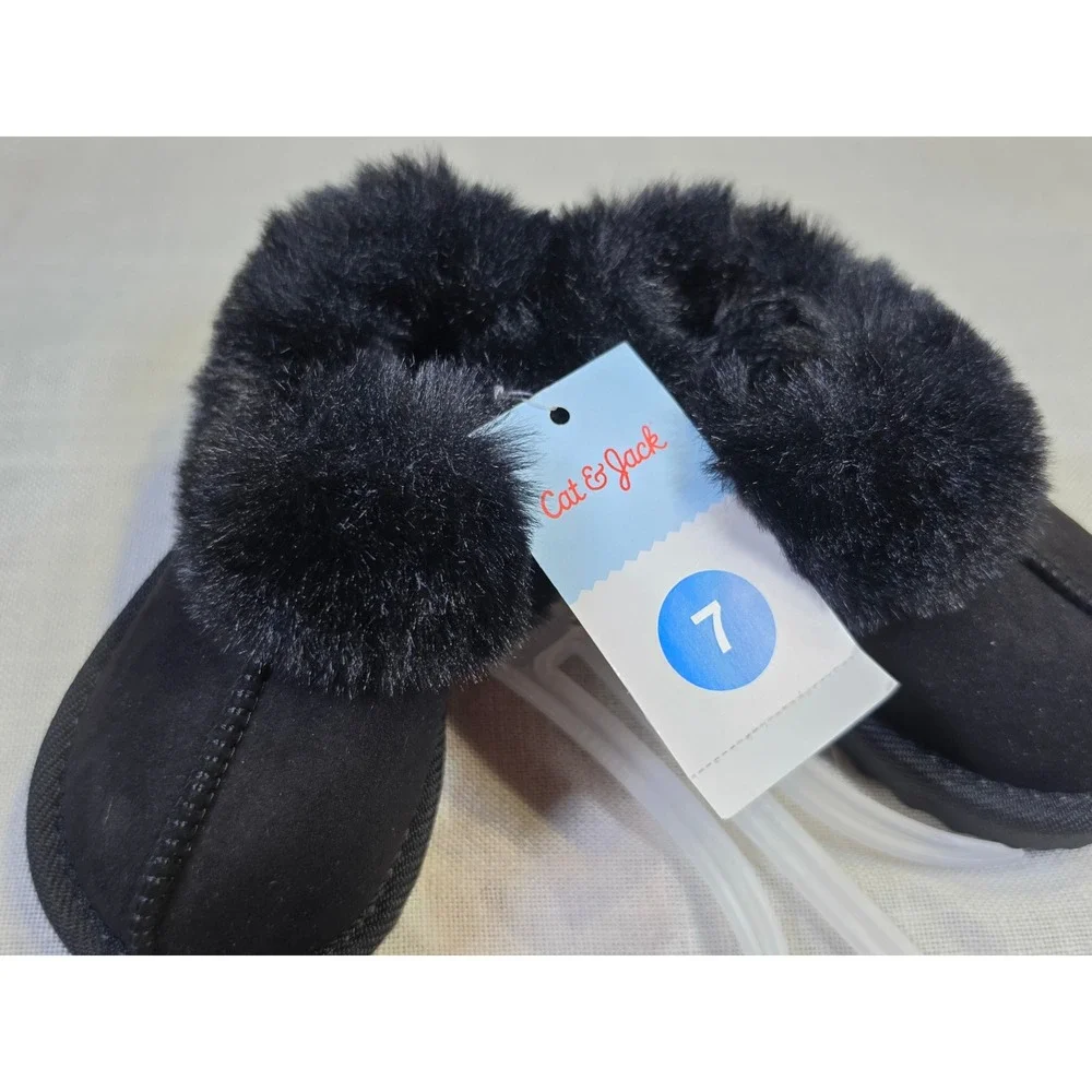 Cat & Jack Toddler Girls Black Faux Fur Trim Suede Slippers Size 7 NWT